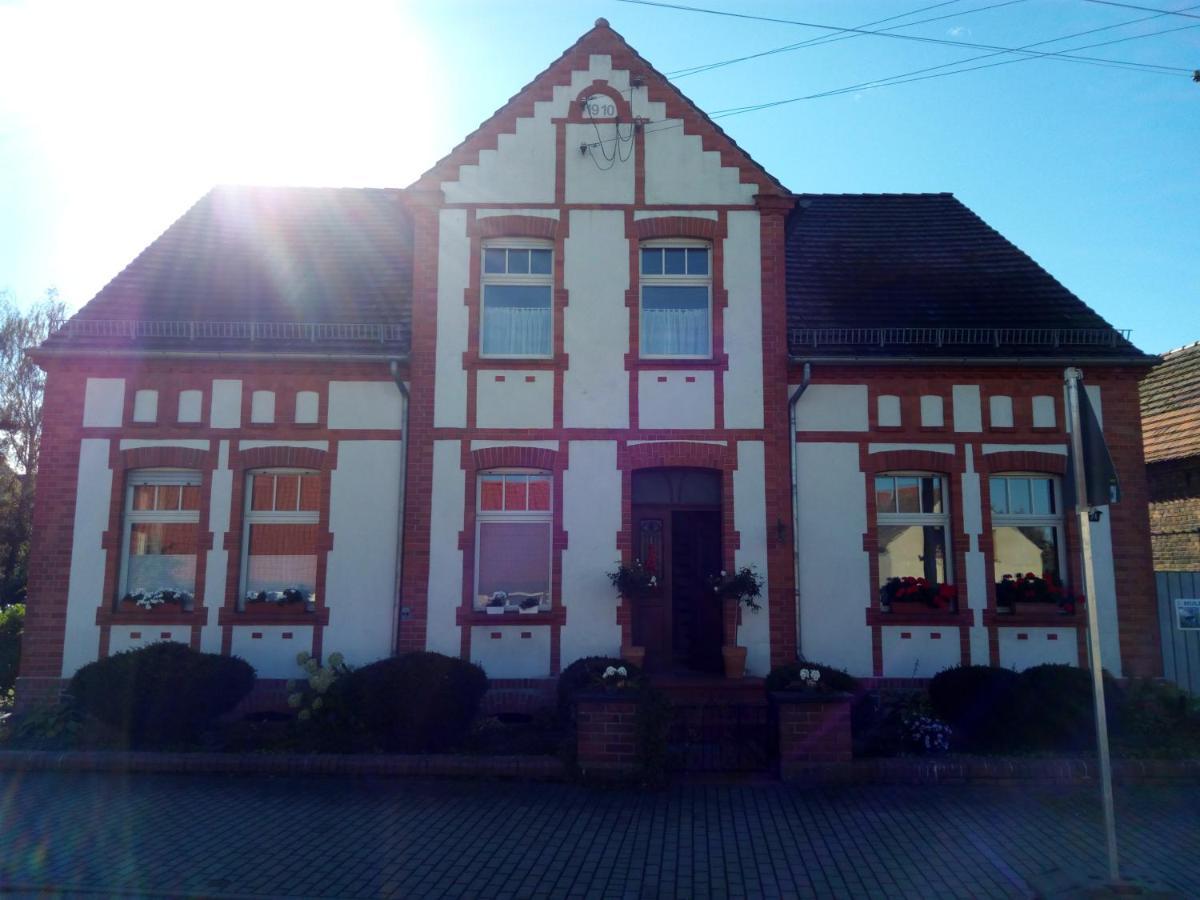Bed and Breakfast Am Lindenplatz Crinitz Zewnętrze zdjęcie