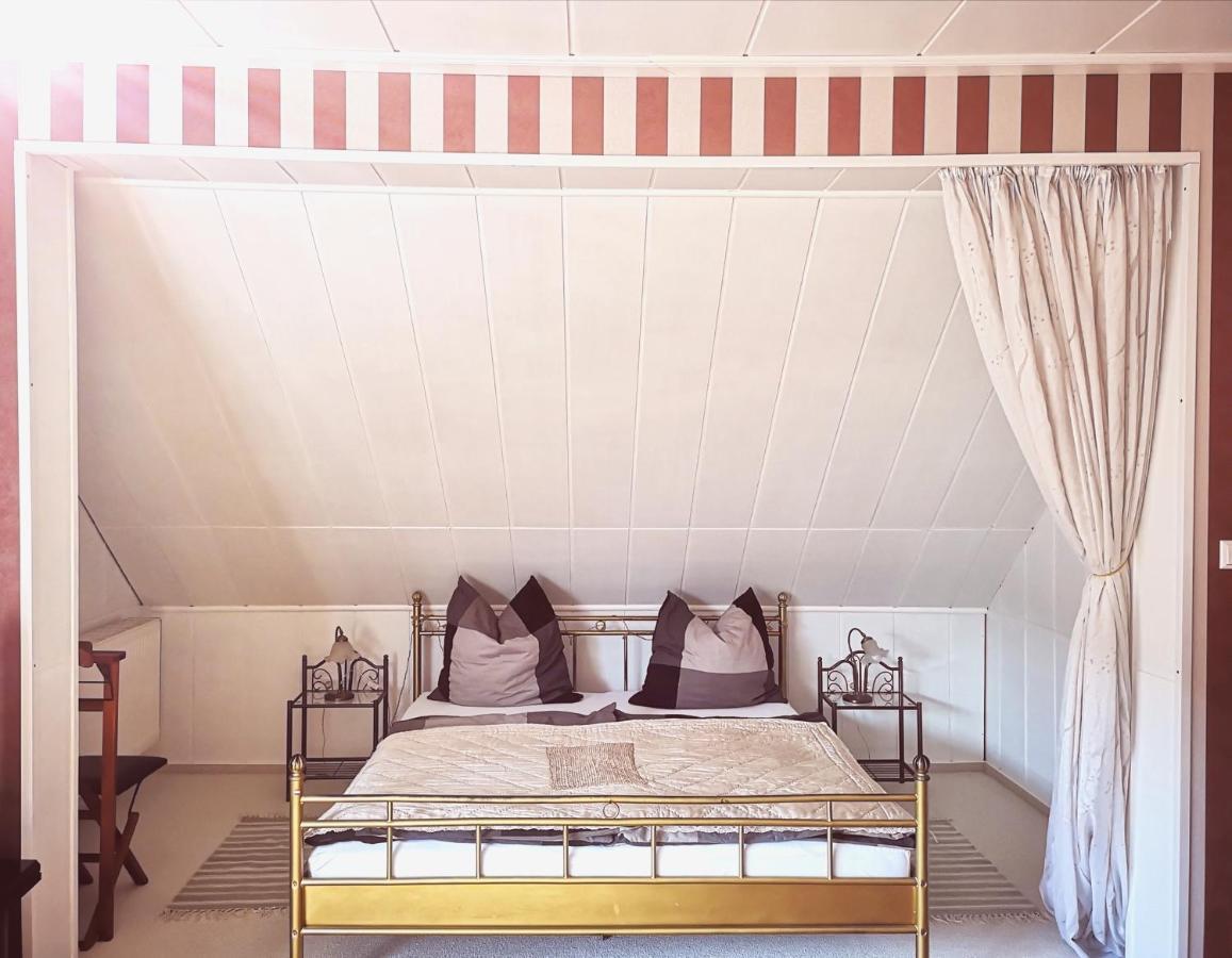 Bed and Breakfast Am Lindenplatz Crinitz Zewnętrze zdjęcie